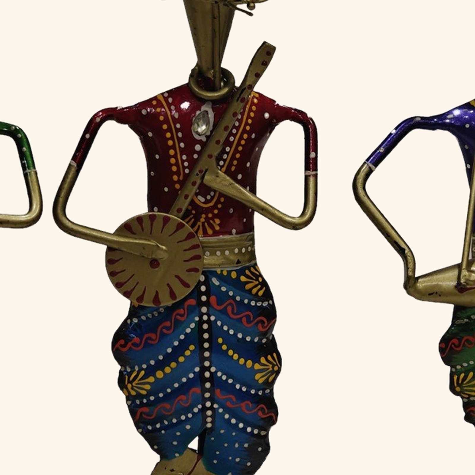 Tribal Artist Figurines, close up of the detail